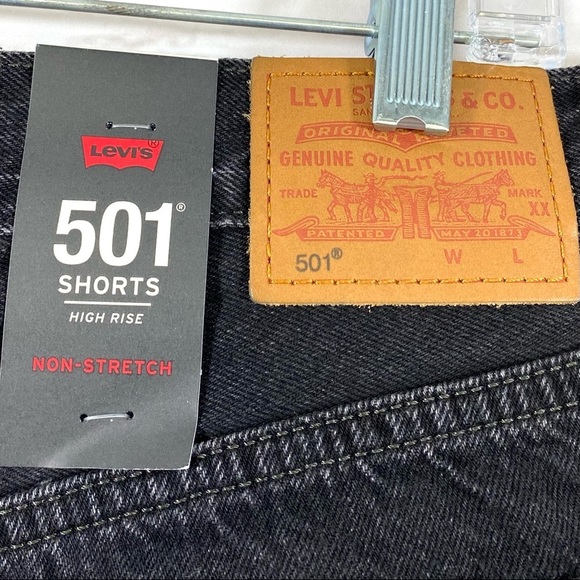 Levis 501 Shorts High Rise Distressed Size 33 - Picture 8 of 11